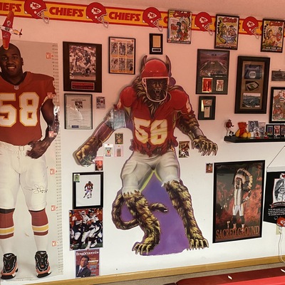 Derrick Thomas Wall
